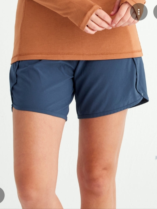 Freefly Pants - NWT Women's Freefly Bamboo-lined Breeze Short | 6"